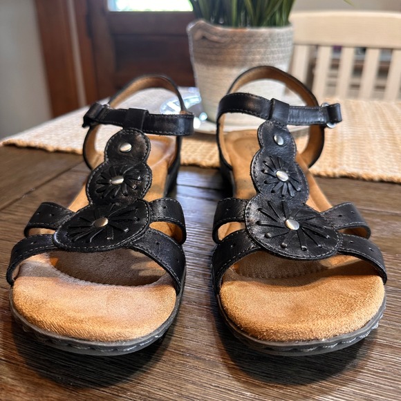 Natural Soul Barroll Black Leather Flower Detail Ankle Strap Sandals US 9.5M‎ - Picture 2 of 10